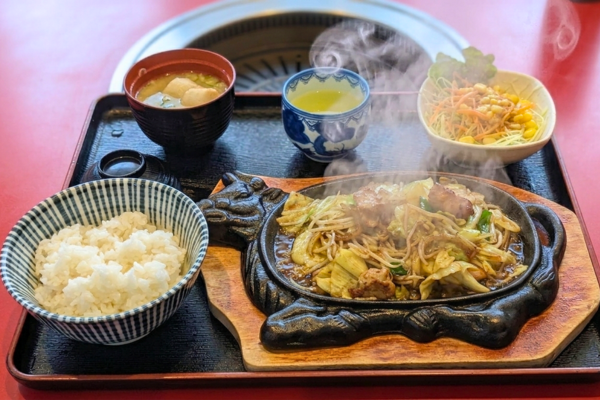 伊万里の焼肉司で人気のホルモン定食ランチ