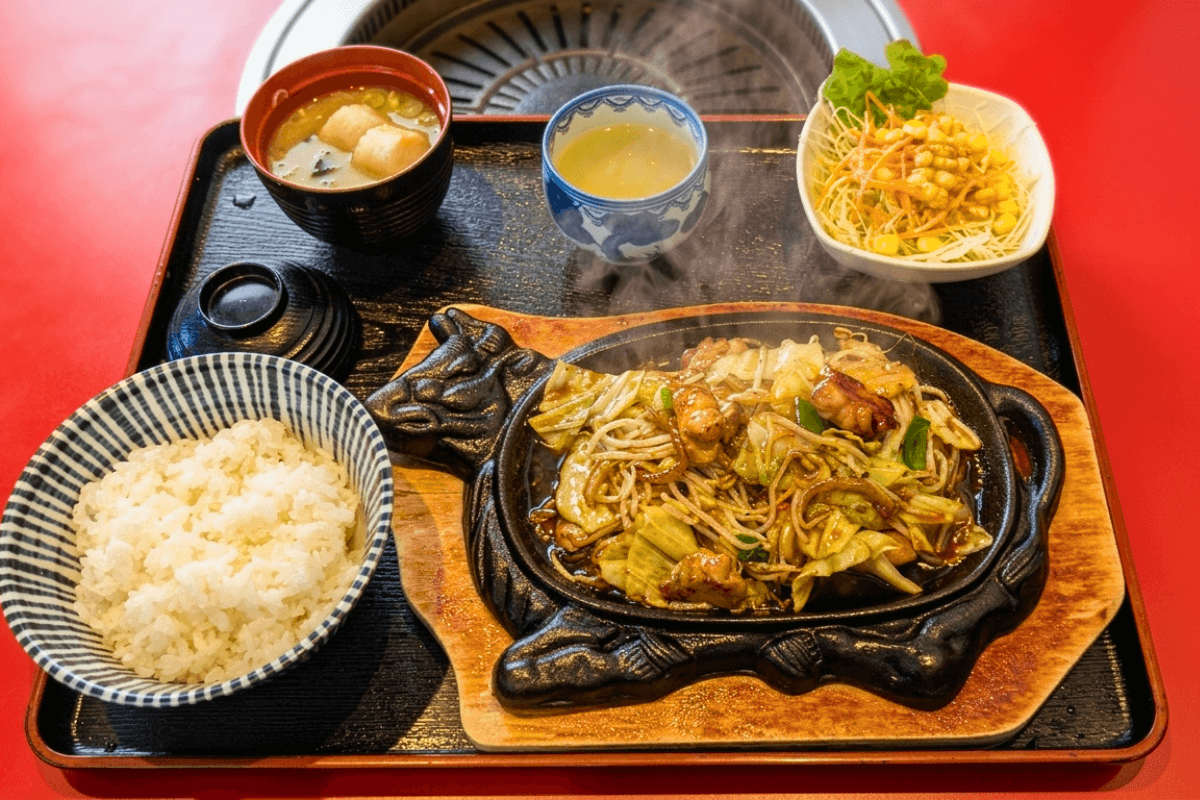 伊万里の焼肉司で人気のホルモン定食大盛りランチ